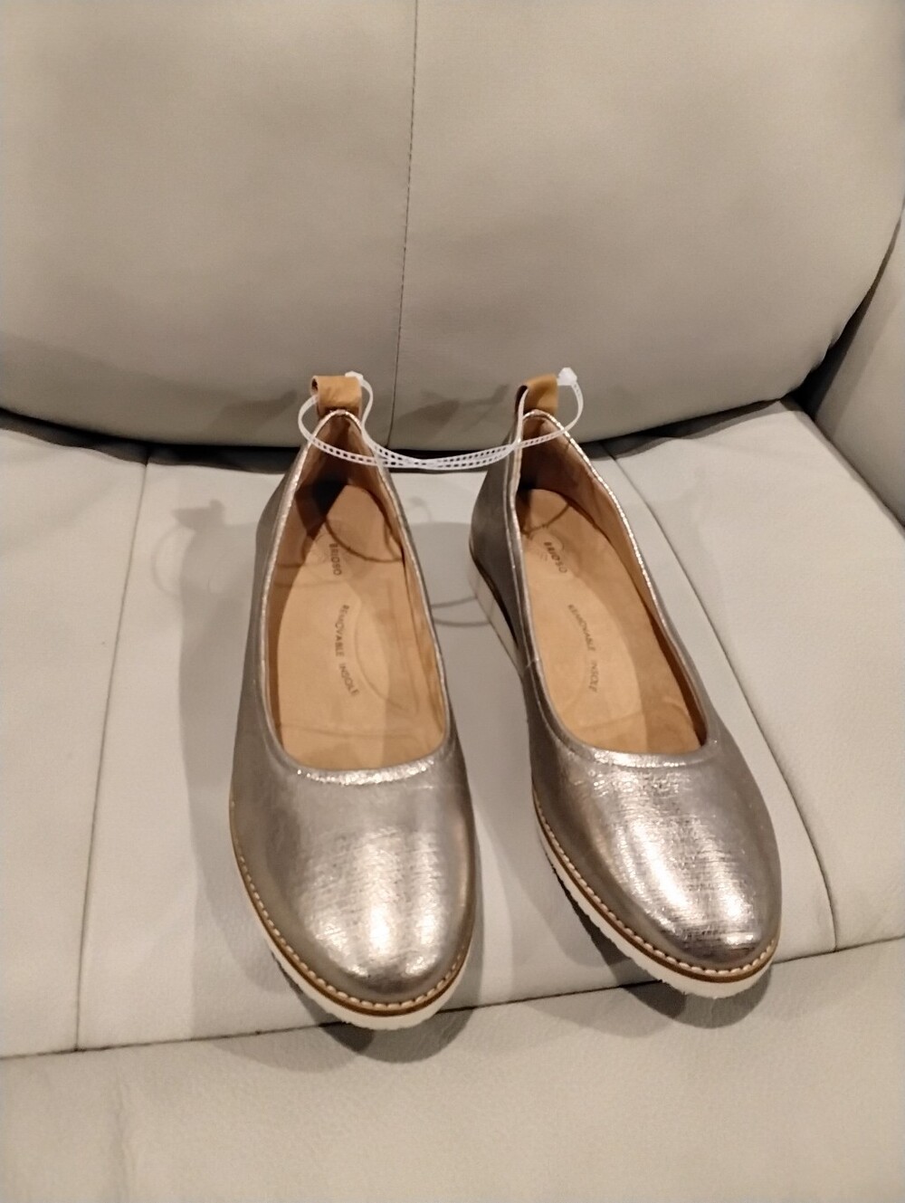 NWOT Brioso Emmaline Metallic Champagne Gold Ballet Shoes 9.5 Or 10